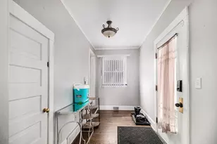 1017 W Highland Ave, Elgin, IL 60123 - Photo 4