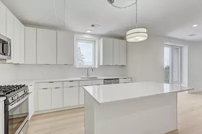 9201 Milwaukee Avenue N #202, Niles, IL 60714 - Photo 2