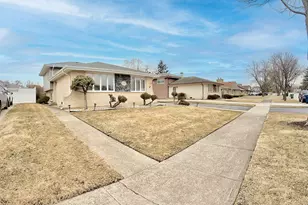 6346 W 90th St, Oak Lawn, IL 60453 - Photo 2