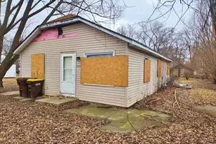 3529 Blackstone Ave, Rockford, IL 61101 - Photo 2