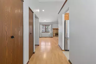 120 S Staffire Dr, Schaumburg, IL 60193 - Photo 6