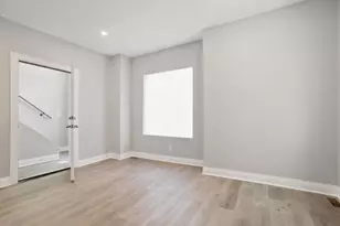 843 E 65th St, Chicago, IL 60637 - Photo 4