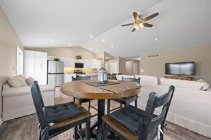 [Address not provided], Dixon, IL 61021 - Photo 14