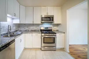 7020 Barrington Ct, Woodridge, IL 60517 - Photo 10