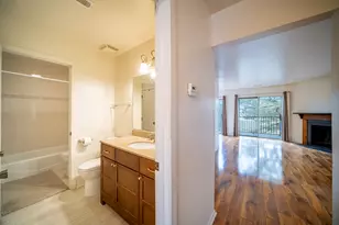 7020 Barrington Ct, Woodridge, IL 60517 - Photo 12