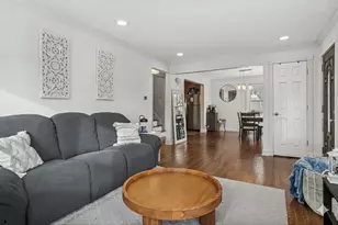 102 S Ashland Ave, Palatine, IL 60074 - Photo 2