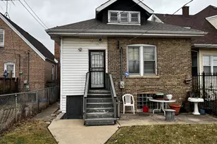 10605 S Eggleston Ave, Chicago, IL 60628 - Photo 2