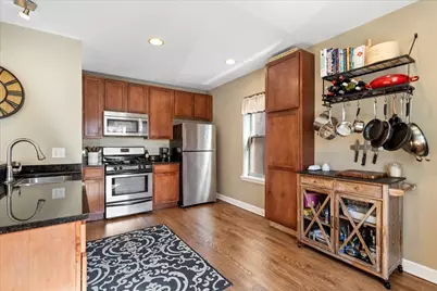 2618 W Rosemont Avenue #1, Chicago, IL 60659 - Photo 6