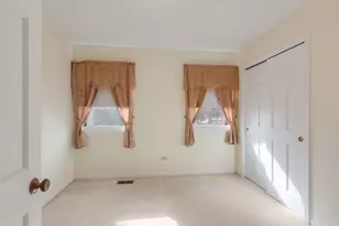 38W512 Bittersweet Ln, Elgin, IL 60124 - Photo 16