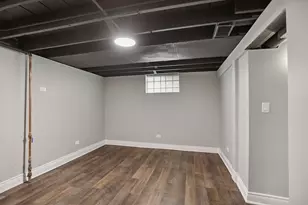 10413 S Forest Ave, Chicago, IL 60628 - Photo 16