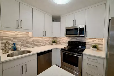 100 E Walton Street #35E, Chicago, IL 60611 - Photo 8