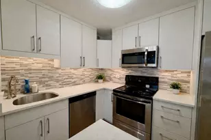 100 E Walton St, Chicago, IL 60611 - Photo 8