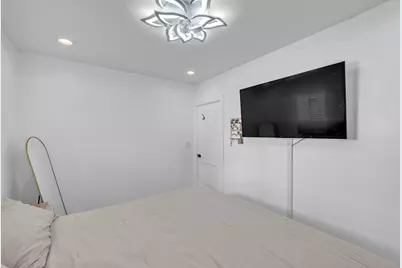 1109 N 12th Avenue, Melrose Park, IL 60160 - Photo 14