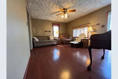 7383 E Chiniquy Street, Saint Anne, IL 60964 - Photo 4