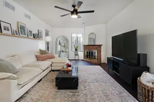 1305 Kingsridge Ct, Normal, IL 61761 - Photo 4