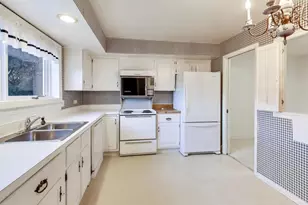 1836 Wildberry Dr, Glenview, IL 60025 - Photo 8