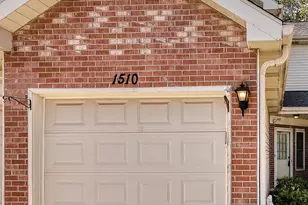 1510 Golfview Ct, Glendale Heights, IL 60139 - Photo 1