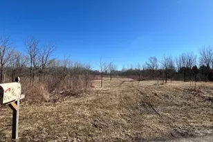 39155 N Dilleys Rd, Wadsworth, IL 60083 - Photo 1