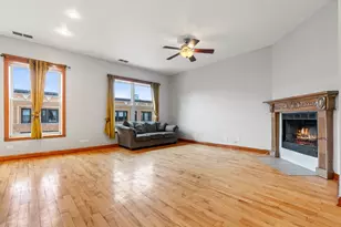 3801 N Clark St, Chicago, IL 60613 - Photo 26