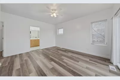 214 E 37th Street #2, Chicago, IL 60653 - Photo 14