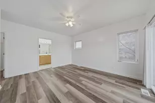 214 E 37th St, Chicago, IL 60653 - Photo 14