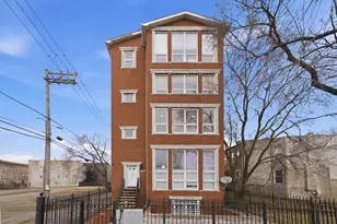 214 E 37th St, Chicago, IL 60653 - Photo 1