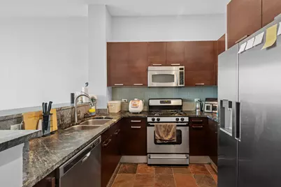 500 W Superior Street #1108, Chicago, IL 60654 - Photo 4