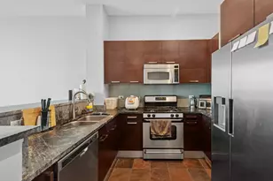 500 W Superior St, Chicago, IL 60654 - Photo 4