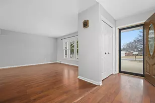 3208 Oakwood Dr, Joliet, IL 60431 - Photo 2