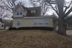 670 E First St, Dallas City, IL 62330 - Photo 22