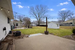 617 Orchard St, Dixon, IL 61021 - Photo 8
