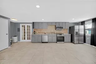 2322 W Loves Ln, Crete, IL 60417 - Photo 2