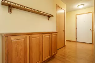 2420 Arnold Ave, Rockford, IL 61108 - Photo 6