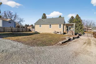 315 Oldfield Rd, Downers Grove, IL 60516 - Photo 12