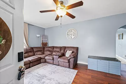 423 E Payson Street, Pontiac, IL 61764 - Photo 6