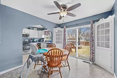 423 E Payson Street, Pontiac, IL 61764 - Photo 10