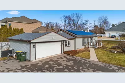 100 Pratt Boulevard, Roselle, IL 60172 - Photo 2