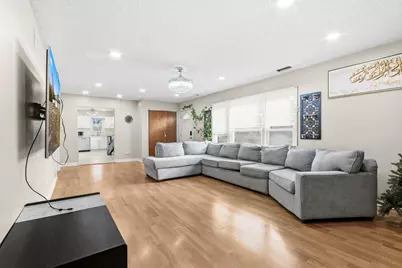 100 Pratt Boulevard, Roselle, IL 60172 - Photo 12