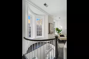 37 E Elm St, Chicago, IL 60611 - Photo 16