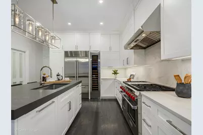 37 E Elm Street, Chicago, IL 60611 - Photo 10