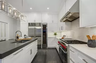 37 E Elm St, Chicago, IL 60611 - Photo 10