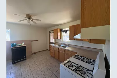 221 N 9th Street, Rochelle, IL 61068 - Photo 6