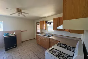 221 N 9th St, Rochelle, IL 61068 - Photo 6