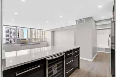 [Address not provided], Chicago, IL 60613 - Photo 6