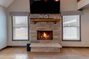 411 Meadow Ln, Hinckley, IL 60520 - Photo 8