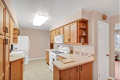 187 Alfred Drive, Sycamore, IL 60178 - Photo 4