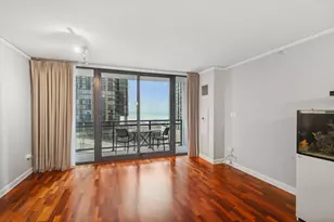201 N Westshore Dr, Chicago, IL 60601 - Photo 2