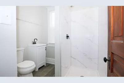 907 E Madison Street, Pontiac, IL 61764 - Photo 10