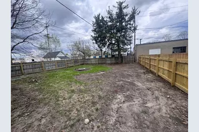 907 E Madison Street, Pontiac, IL 61764 - Photo 24