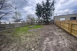 907 E Madison St, Pontiac, IL 61764 - Photo 24